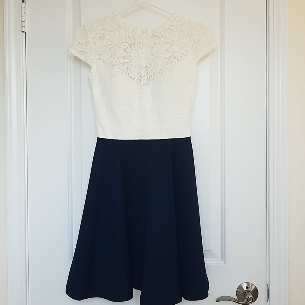 B darlin junior's bow-back color blocked dress